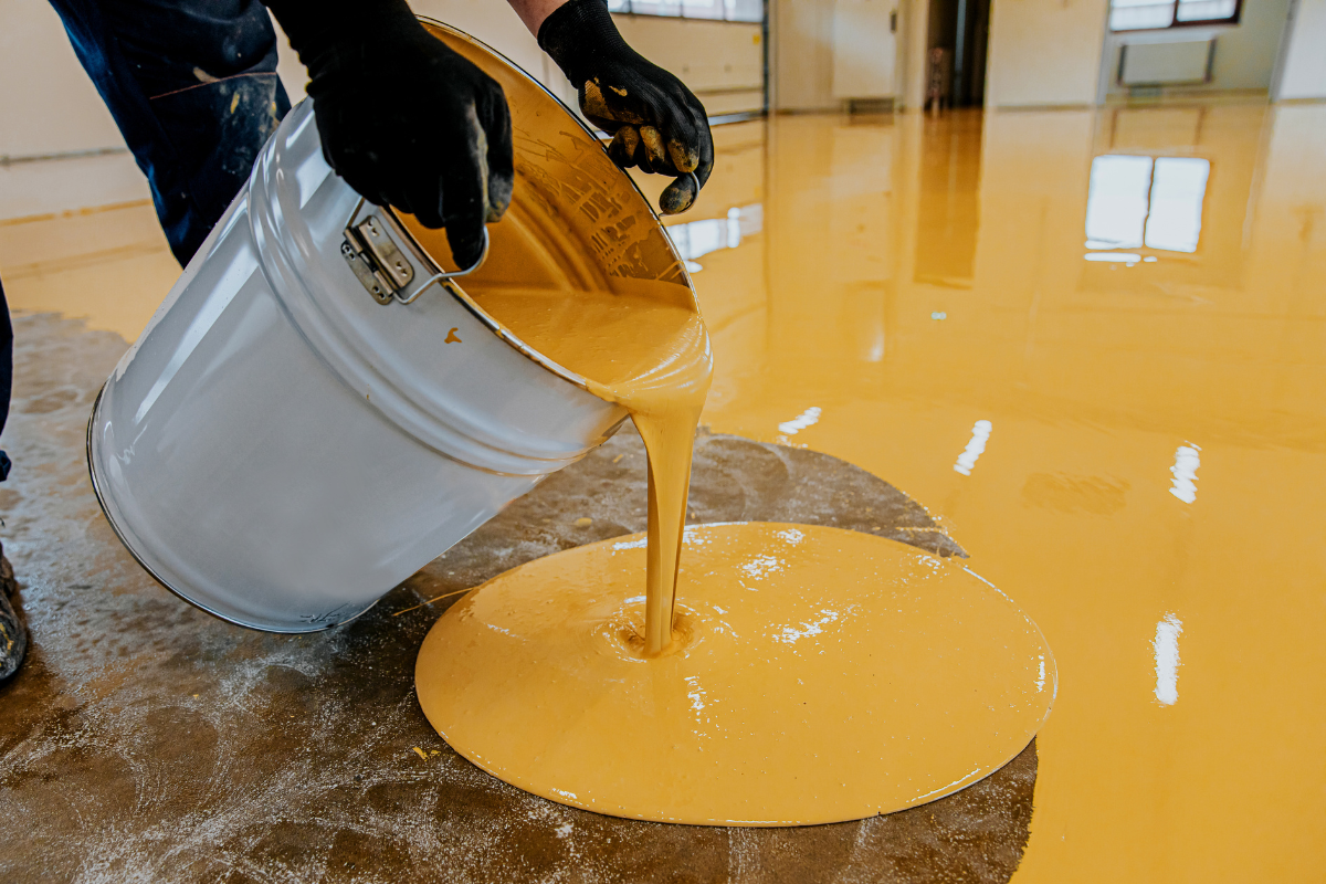 Sơn Epoxy là lựa chọn lý tưởng cho các loại sàn như sàn bê tông, sàn nhà xưởng, gara, và thậm chí cả sàn nhà ở.